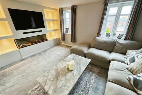 3 bedroom end of terrace house for sale, Wren Way, Rochdale, OL16