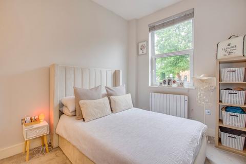 2 bedroom flat for sale, Furlong Road, Bourne End, SL8