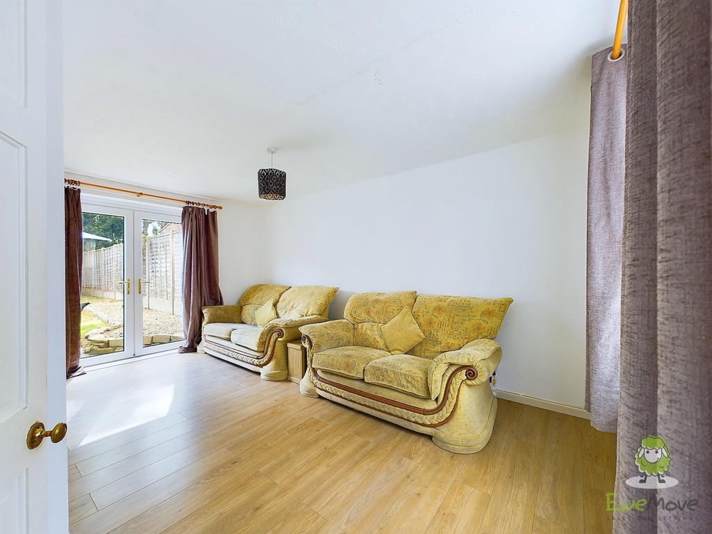 CHARING ROAD, GILLINGHAM, ME8 3 bed semidetached house for sale £290,000