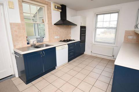 7 Pier Avenue, Whitstable, CT5 2HQ