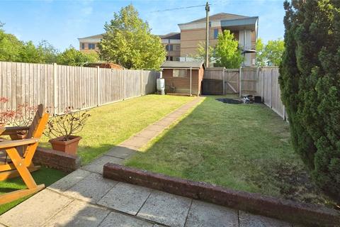 3 bedroom terraced house for sale, Barn Close, Berkshire RG12