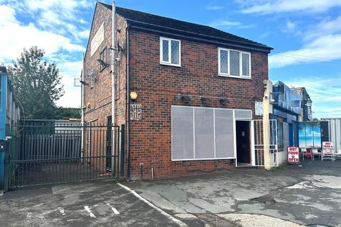 Retail property (high street) to rent, Easy Road, Cross Green, Leeds