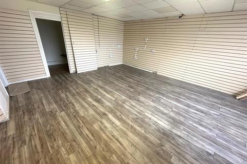 Retail property (high street) to rent, Easy Road, Cross Green, Leeds