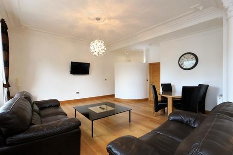 2 bedroom flat to rent, Devonshire Terrace, Glasgow, Glasgow City, G12