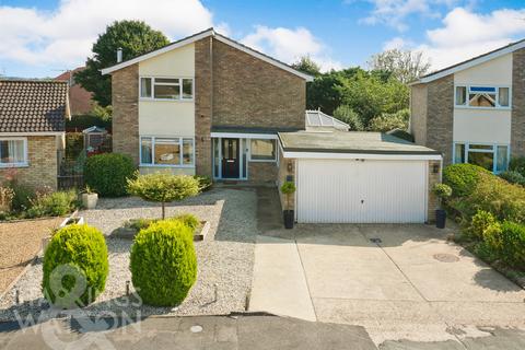 4 bedroom detached house for sale, Hawk Crescent, Diss