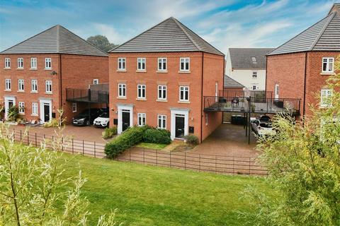 4 bedroom townhouse for sale, Gleneagles Way, Mount Oswald, Durham