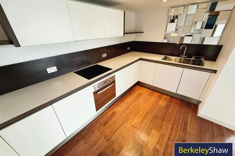 2 bedroom apartment to rent, West Tower, Brook Street, Liverpool