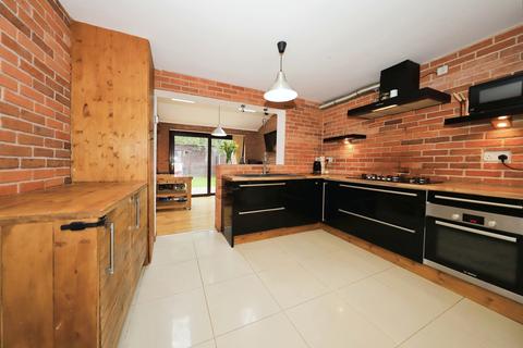 2 bedroom terraced house for sale, Jedburgh Avenue, Staffordshire WV6