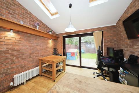 2 bedroom terraced house for sale, Jedburgh Avenue, Staffordshire WV6