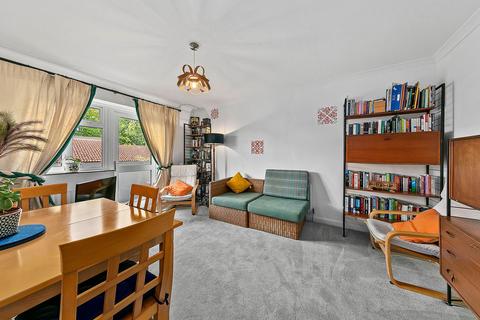 2 bedroom flat for sale, Jubilee Close, Kingston Upon Thames, KT1