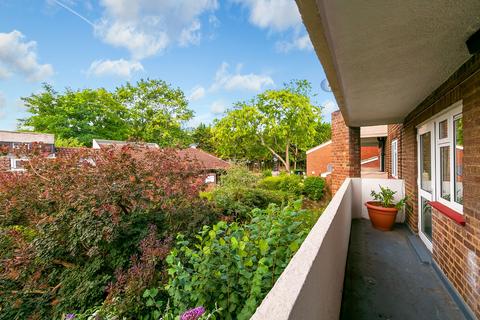 7 Jubilee Close, Kingston Upon Thames, KT1 4DH
