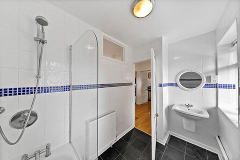 7 Jubilee Close, Kingston Upon Thames, KT1 4DH