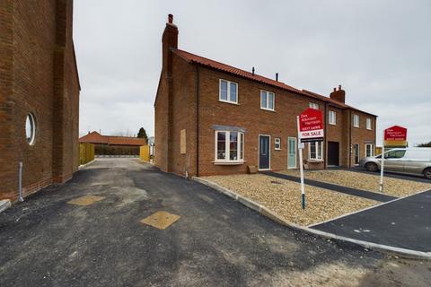 3 bedroom end of terrace house for sale, Hutton Road, Hutton Cranswick, YO25 9PN