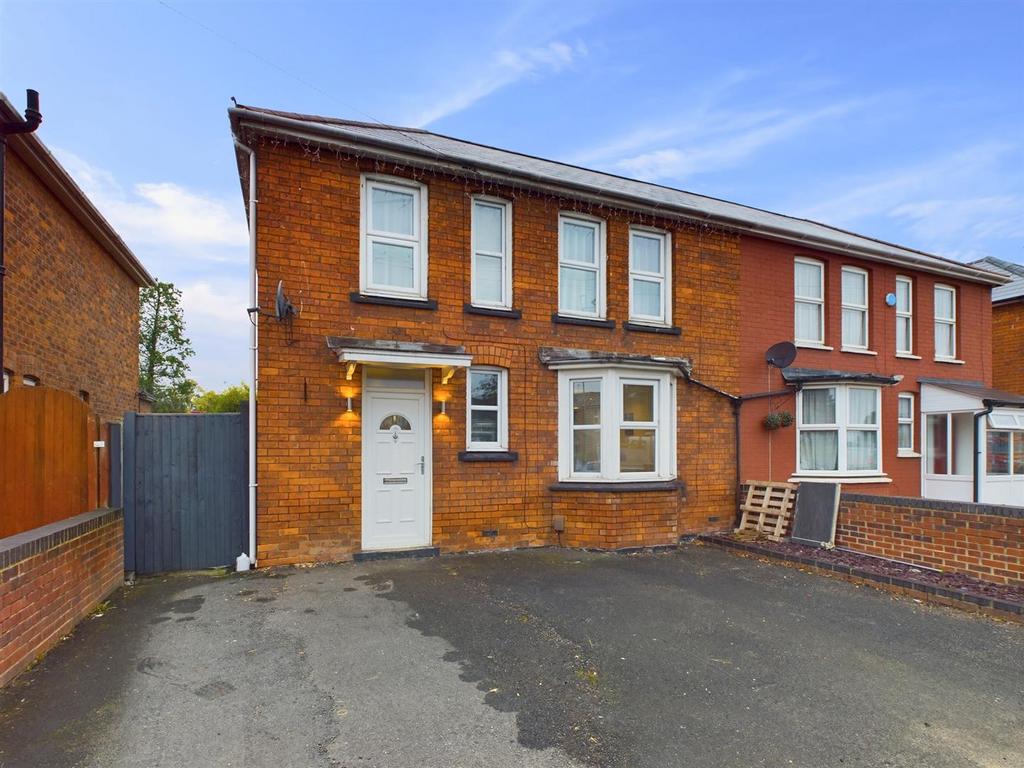 Painswick Road, Gloucester 3 bed semidetached house for sale £250,000