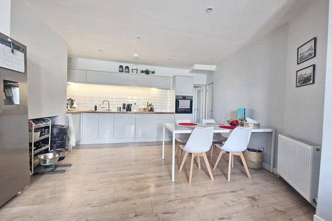 2 bedroom flat for sale, Argyle Terrace, Bath BA2