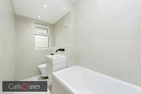 7 Tomlinson Close, London, W4 4DR