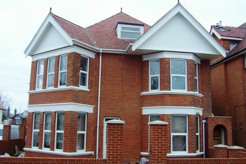 2 bedroom flat to rent, Pine Avenue, Southbourne, Bournemouth