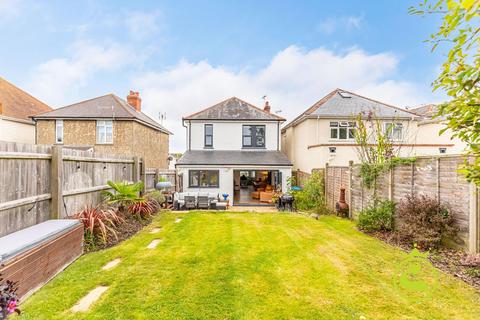 3 bedroom detached house for sale, Whitefield Road, Poole BH14