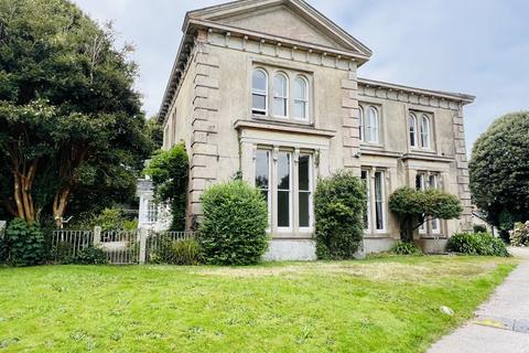 3 bedroom flat for sale, Laregan House, Penzance, TR18 4QE