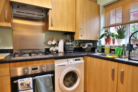 2 bedroom terraced house for sale, Bromley Road Kingsway, Quedgeley, Gloucester