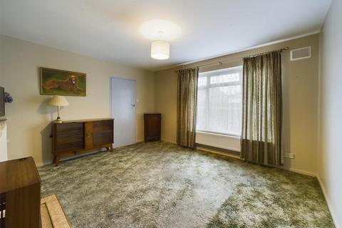 22 Buckmans Road, Crawley, RH11 7DR
