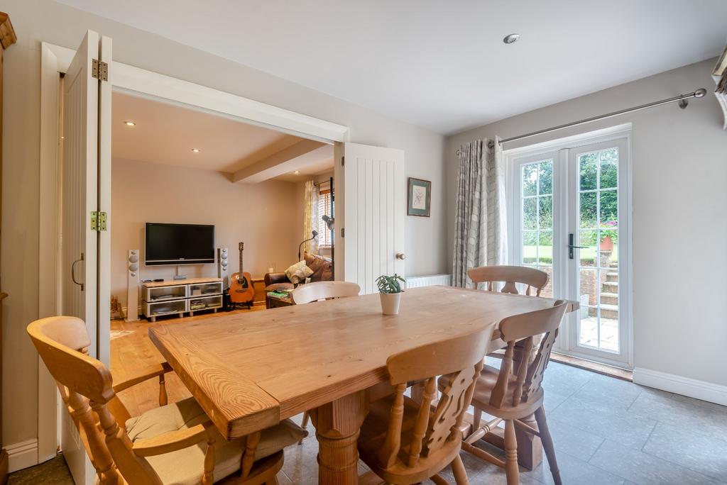 Dining/Sitting Area