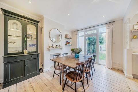 63 Toynbee Road, London, SW20 8SH
