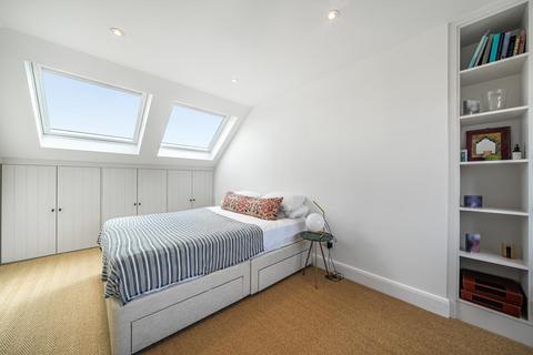 63 Toynbee Road, London, SW20 8SH