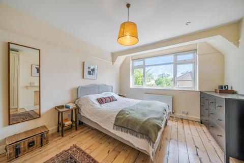 63 Toynbee Road, London, SW20 8SH
