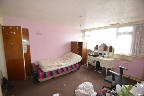 3 bedroom end of terrace house for sale, Maplestead Road, Dagenham