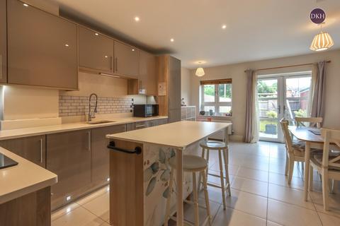 4 bedroom terraced house for sale, Rembrandt Way, Hertfordshire WD18