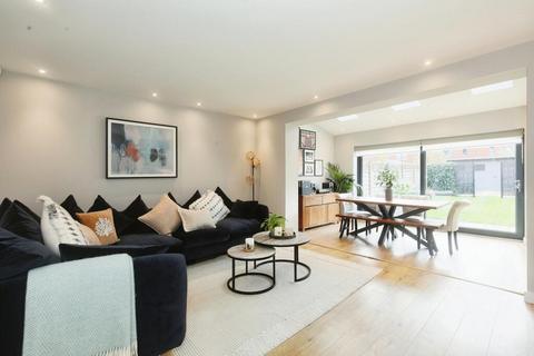 8 Barnes Way, Cheadle, SK8 2GH