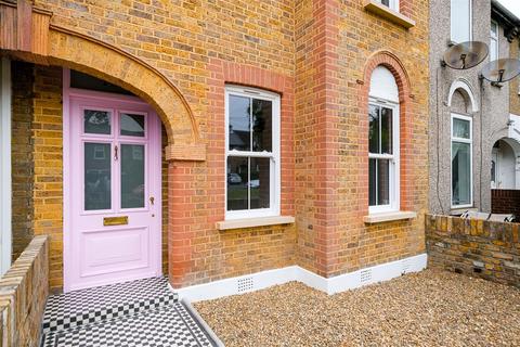 131 Elphinstone Road, London, E17 5EY
