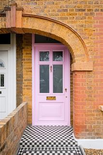131 Elphinstone Road, London, E17 5EY