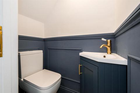 131 Elphinstone Road, London, E17 5EY