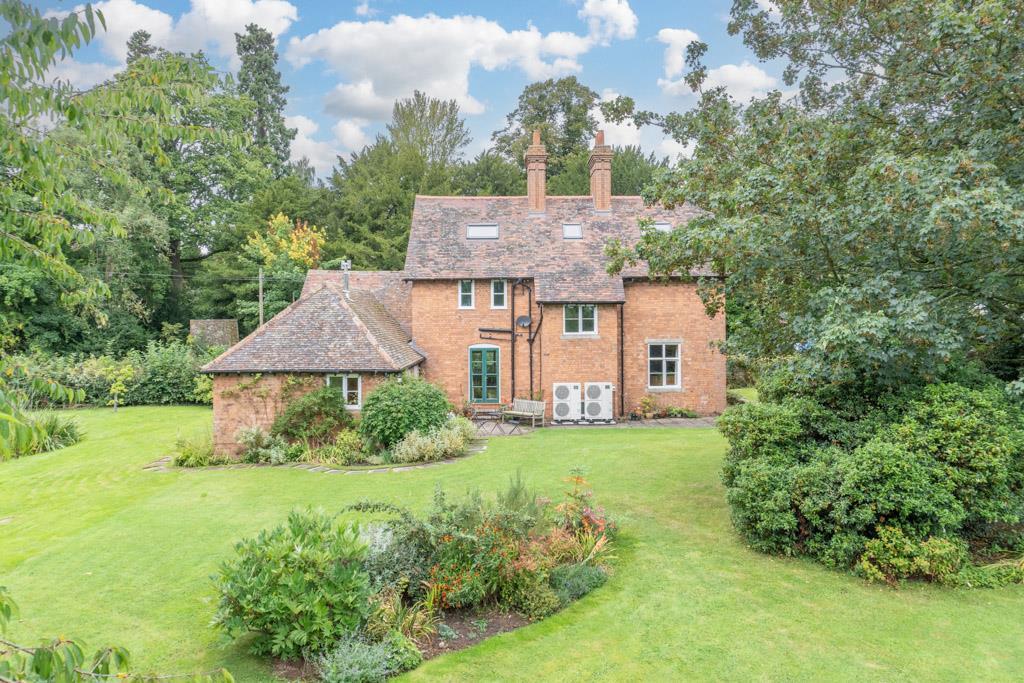 Caynham, Ludlow 3 bed detached house for sale £650,000