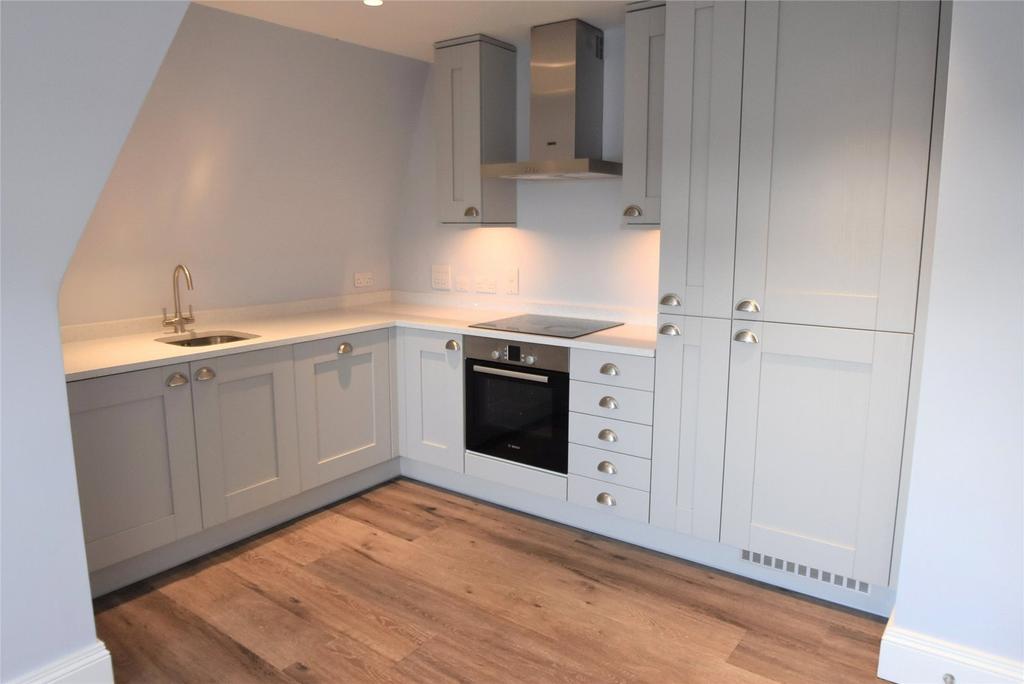 Slough Road, Datchet, Slough... 2 bed property to rent £1,550 pcm (£