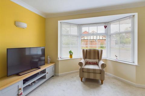 7 Churchview Drive, Barnwood, Gloucester, GL4 3ES