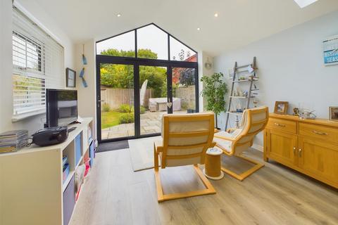 7 Churchview Drive, Barnwood, Gloucester, GL4 3ES