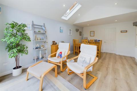 7 Churchview Drive, Barnwood, Gloucester, GL4 3ES