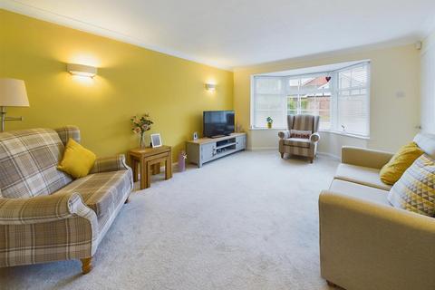 7 Churchview Drive, Barnwood, Gloucester, GL4 3ES