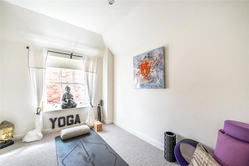 Bed/Yoga Studio
