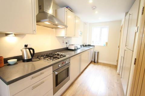 1 Cubitt Close, Farncombe, Godalming, GU7 3DW
