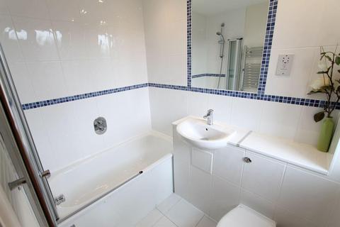 1 Cubitt Close, Farncombe, Godalming, GU7 3DW