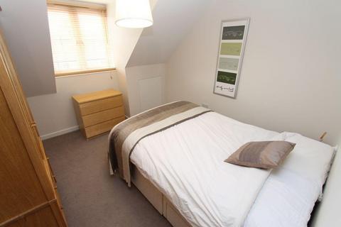 1 Cubitt Close, Farncombe, Godalming, GU7 3DW