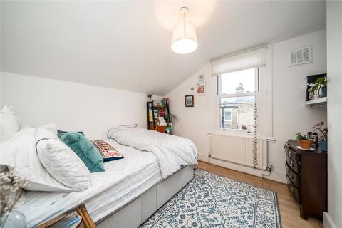 2 bedroom apartment to rent, Ballater Road, London SW2