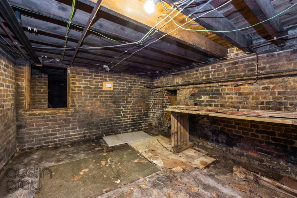 Wilbury Villas 32 Cellar-003.jpg