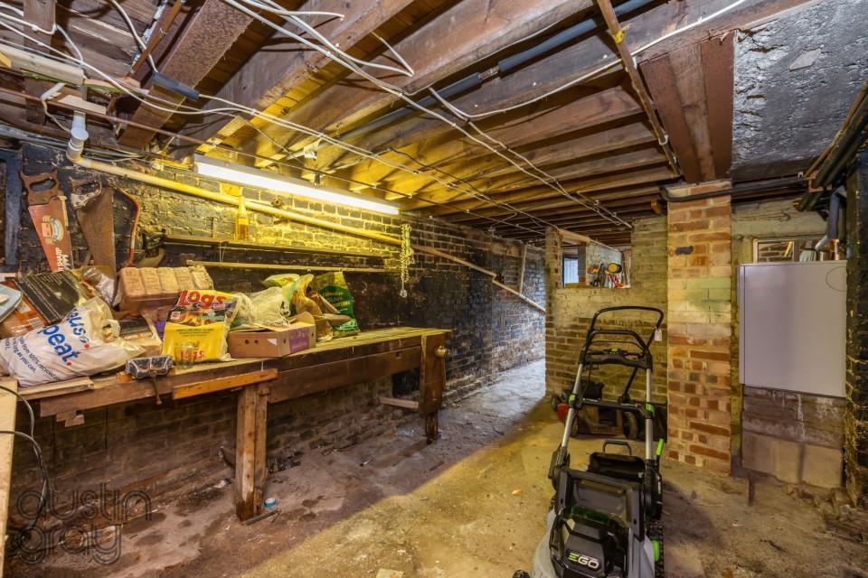 Wilbury Villas 32 Cellar-004.jpg