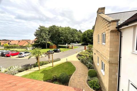 2 bedroom house to rent, Newby Farm Road, Scarborough