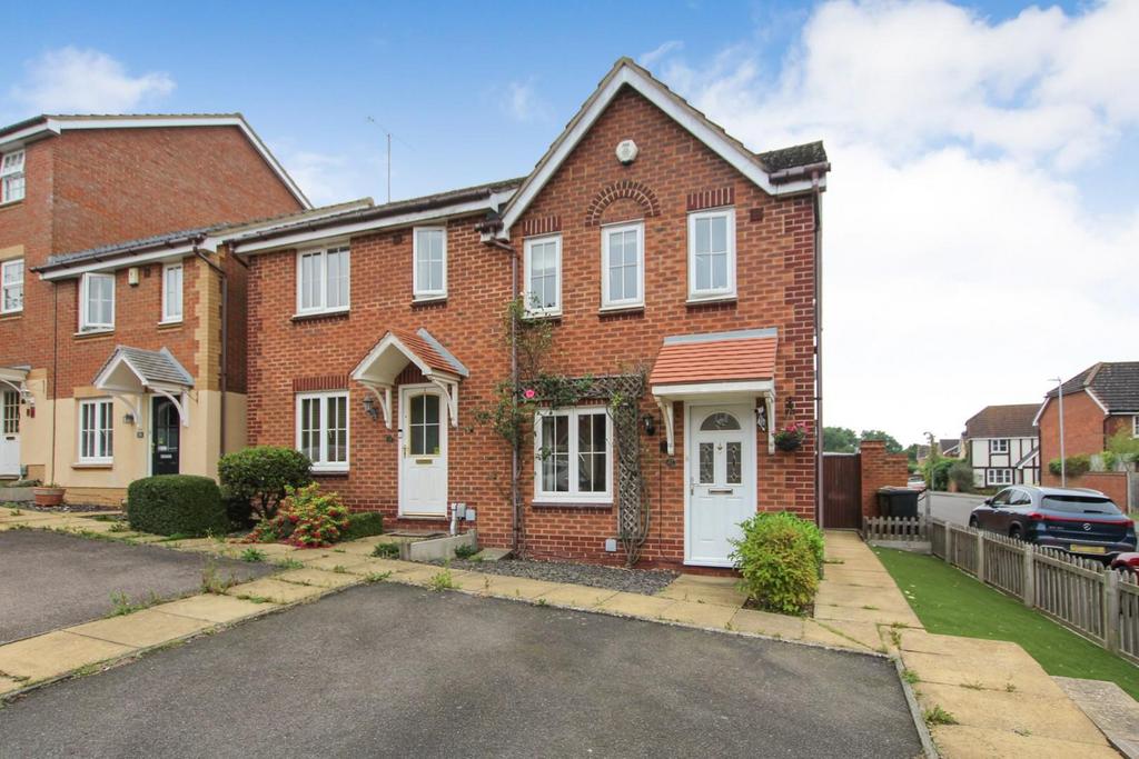 Middleton Way, Leighton Buzzard 2 bed semidetached house for sale £